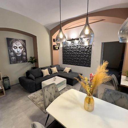צליה Apartments Adamas מראה חיצוני תמונה